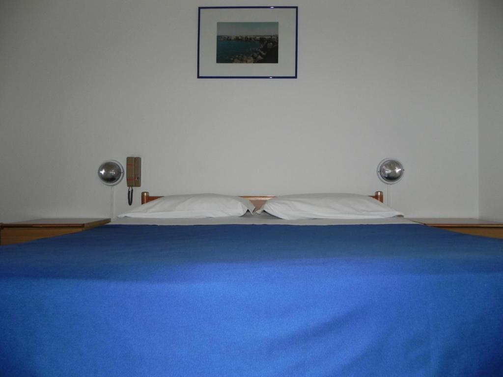 Hotel Fjby Calasetta Room photo